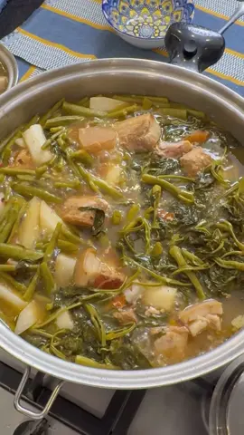 Sinigang na baboy Minsan kelangan mo lang para maka relax yung makarinig ng kumukulong sabaw tapos hihigop ka haaays 🙏  #filipinofood #foodtiktok #yummy #sinigang #FoodTok 