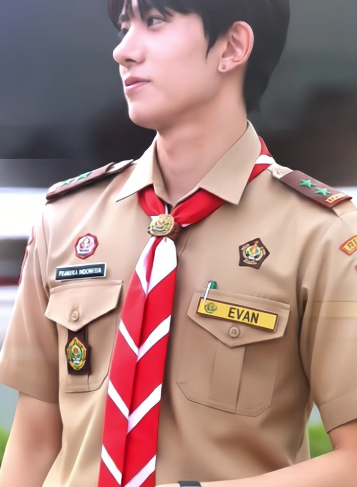 berangkat pagi, pulang pagi? gass🤣🤣 @pii  —ver heeseung  #heeseung #enhypen 