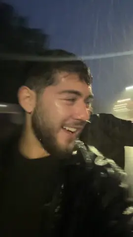 Herkes sevdiyi insanı etiketlesin🥹❤️#aşkaşk💕🧿 #yağmur#ıslanmak#kesfetteyiz❤️‍🔥 #amor 