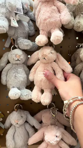come shopping with me + matcha, selfcare, jellycats👼🏼 #cleangirl #vanillagirl #shopping #shoppingvlog #shoppinghaul #haul #Vlog #SelfCare #grwm #diml #dayinmylife #jellycats #SelfCare #skincare #matcha #sonnyangel #city #fyp #foryou #foryoupage #viral #viralvideo #blowup #trending 