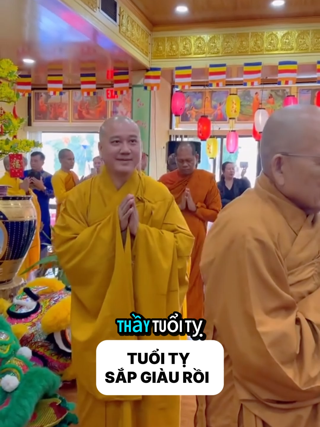 Tuổi Tỵ thỉnh vòng Chu Sa đón lộc nhé #thichphaphoa #tamlinhphongthuy #phatphapnhiemmau #tuvi12congiap #vongtramhuong #xuhoamai #xuhuong #xongnhatayue #labode #vongchusa #chingusac