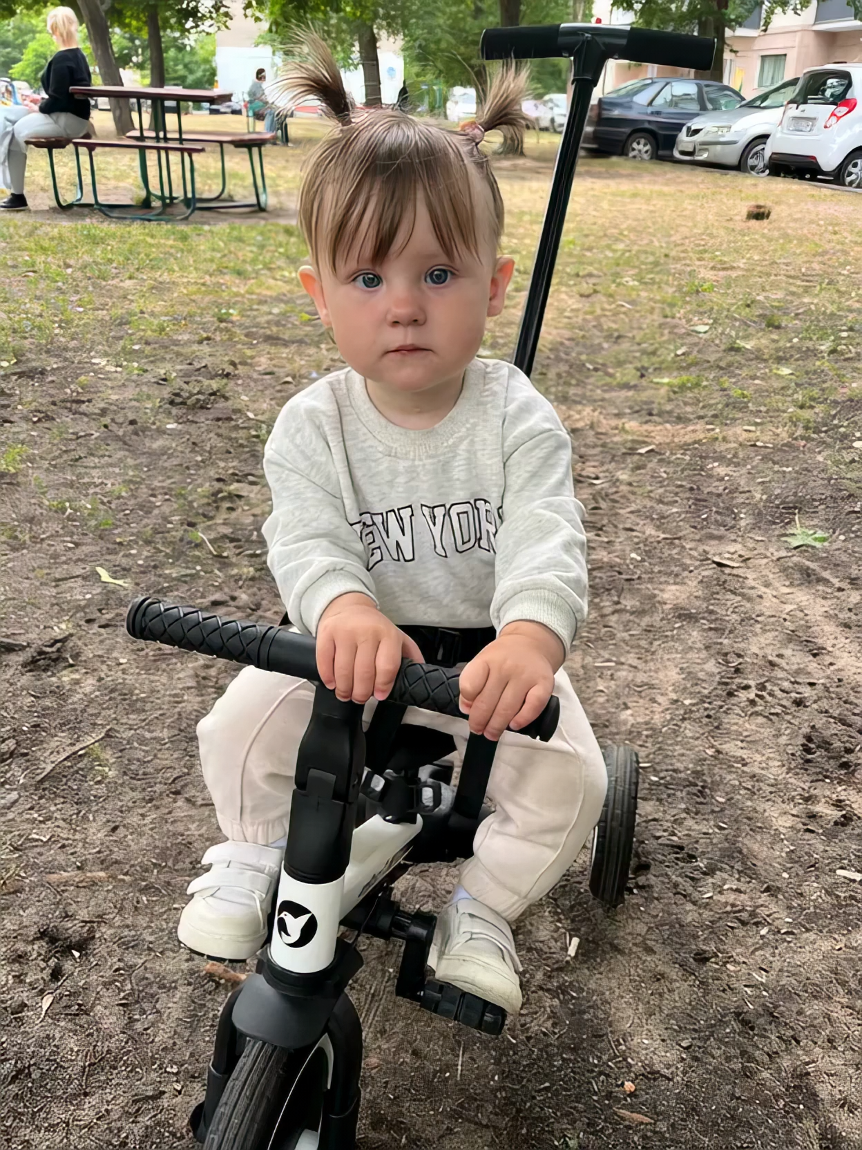 Девочка поёт песню про папу 👧🎶 Каждая нота — как признание в любви. Слушаешь и сердце сжимается от нежности ❤️😭 #песняпроПапу #папа #дочкапапа #песнедляпапы #люблюпапу #песнядляпапы #девочкапоёт #песняотдуши #слёзы #тронуло #songfordad #emotionalmoment #cryingtrend #viral #fyp #foryou #trend #touching #tears #musicvibes ❤️ Лайкни, если эта песня пробила тебя на эмоции. 💬 Напиши в комментариях: что ты хотел бы сказать своему папе прямо сейчас? 🔄 Поделись этим видео, чтобы папы по всему миру услышали любовь своих детей.