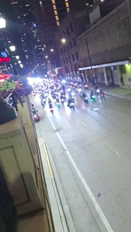 Passez en revue tous les participants dans les rues #moto #motrcylce #motogirl #explore #اكسبلور 