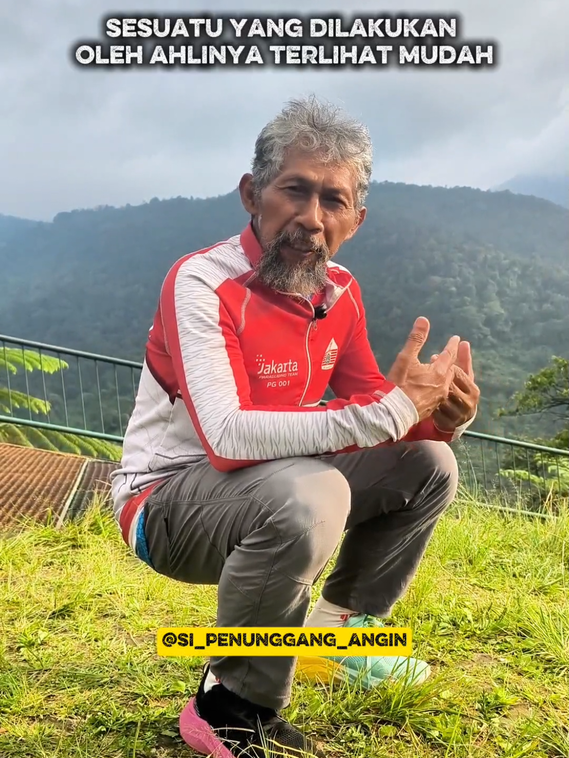 Sesuatu yang dilakukan oleh ahlinya terlihat mudah, namun cerita dibalik itu tentu sangat berbeda dengan apa yang kita lihat. Kerjakeras, latihan tiada ada henti, bertahap, terus menerus dan berkelanjutan. Tidak ada sesuatu yang besar diraih tanpa pengorbanan. #pg001  #si_penunggang_angin  #klubparalayangmerapi 