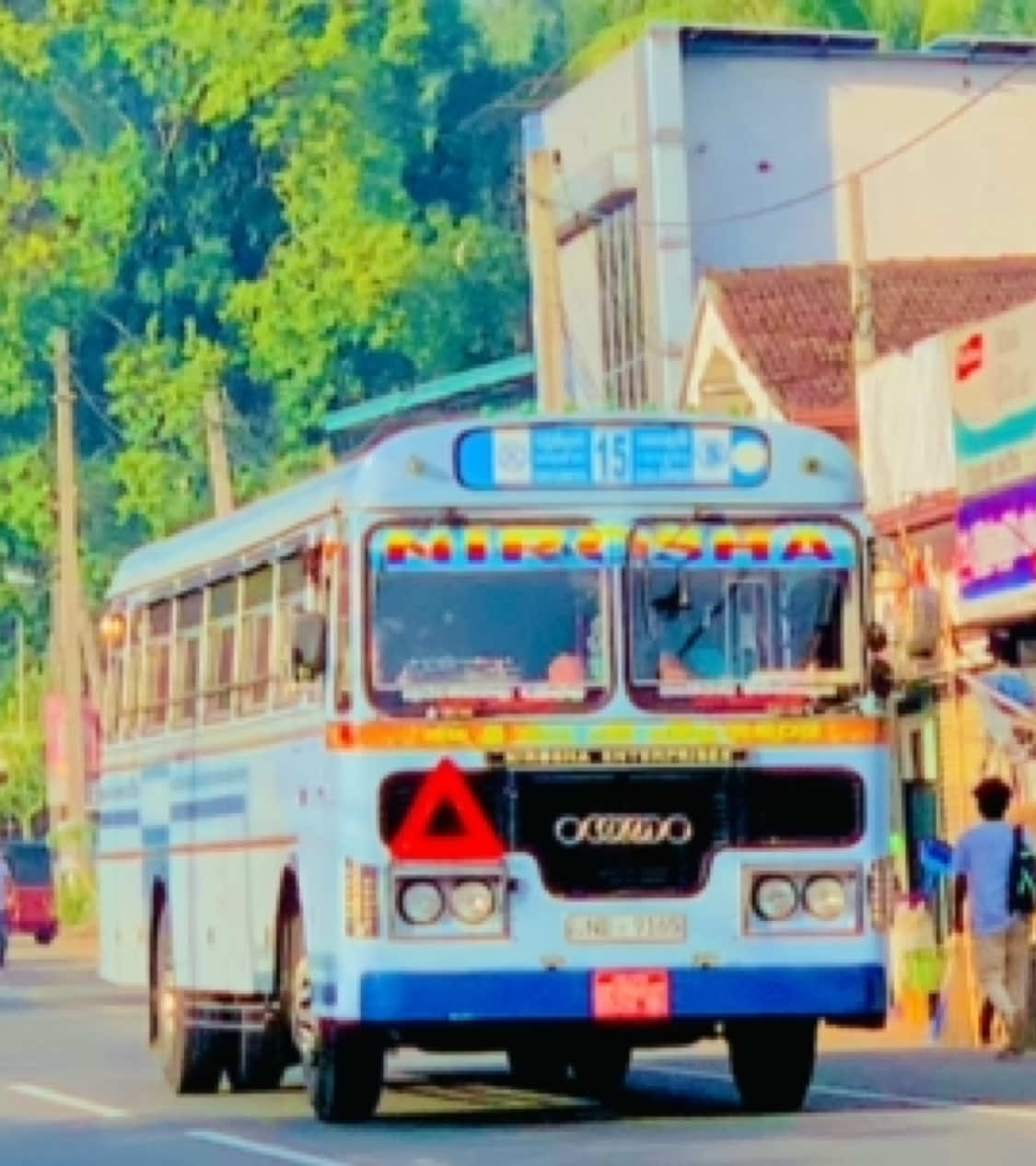 තනි කාපට් එකෙන් වව්නියා යන NE 🤍 