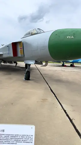 Su-15 ⸻ السوخوي Su-15 طيارة اعتراضية سوفيتية، صنعت علشان تعترض الطيارات المعادية اللي تمشي بسرعات بين 500 و3000 كيلومتر بالساعة، وعلى ارتفاعات من 500 متر لين 23 ألف متر. كانت تعتمد على رادار أرضي يوجهها لمكان الهدف، وبعدين رادارها الداخلي يكمل عملية التتبع والاشتباك. دخلت الخدمة عام 1965، وكانت جزء أساسي من شبكة الدفاع الجوي السوفيتي. تم إنتاجها بشكل كبير في مصنع نوفوسيبيرسك. المواصفات: 	•	طول: 22.34 متر 	•	عرض الجناح: 9.34 متر 	•	وزن فارغ: 11,460 كجم 	•	وزن الإقلاع الأقصى: 20,600 كجم 	•	السرعة القصوى: 2,230 كم/س 	•	مدى الطيران: 1,700 كم 	•	أقصى ارتفاع: 18,600 متر 	•	الحمولة القتالية: صواريخ جو-جو ومدافع وبمب. ⸻ The Sukhoi Su-15 is a Soviet interceptor aircraft designed to intercept enemy aircraft at speeds between 500 and 3000 km/h and altitudes ranging from 500 to 23,000 meters. It relied on ground-based radar guidance to direct it towards the target, then used its onboard radar for tracking and engagement. The Su-15 entered service in 1965 and became a key part of the USSR’s air defense network. It was mass-produced at the Novosibirsk aircraft plant. Specifications: 	•	Length: 22.34 m 	•	Wingspan: 9.34 m 	•	Empty weight: 11,460 kg 	•	Maximum takeoff weight: 20,600 kg 	•	Maximum speed: 2,230 km/h 	•	Range: 1,700 km 	•	Service ceiling: 18,600 m 	•	Armament: Air-to-air missiles, cannons, and bombs. ⸻ #su15  #سوخوي  #creatorsearchinsights  #explore 