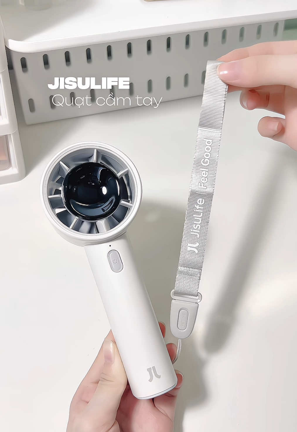 Vibe màu trắng 🤍🩶#quatcamtay #jisulife #quatjisulife #xuhuong #xhhhhhhhhhhhhhhhhhhhhhhh 