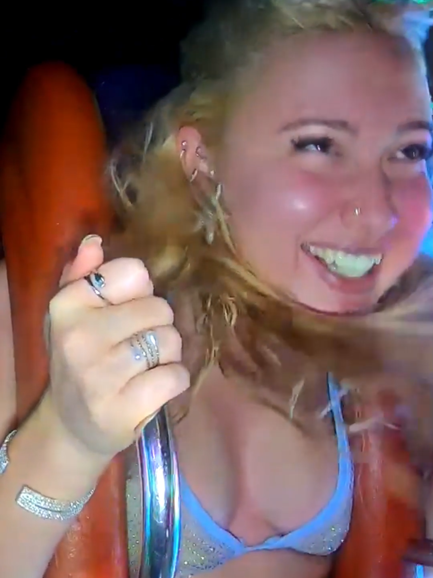 Girls Scream On Slingshot 😂 #SlingshotRide #SlingshotReaction #GirlsOnSlingshot #fyp #foryou