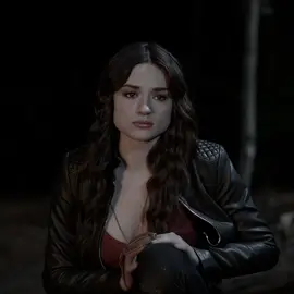 تعلمت أحضنك من يومي ! #AllisonArgent