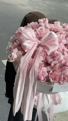 Mong tất cả cô gái trên thế giới này điều nhận được 1 đóa hoa mà không cần dịp gì cả 🌷#hoatuoibmt #xuhuong 