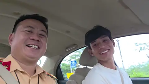 Chấm trừ 10 điểm lỗi vi phạm quy tắc giao thông vẫn vững vàng tâm lý hoàn thành bài thi. Chúc bạn vạn dặm bình an...