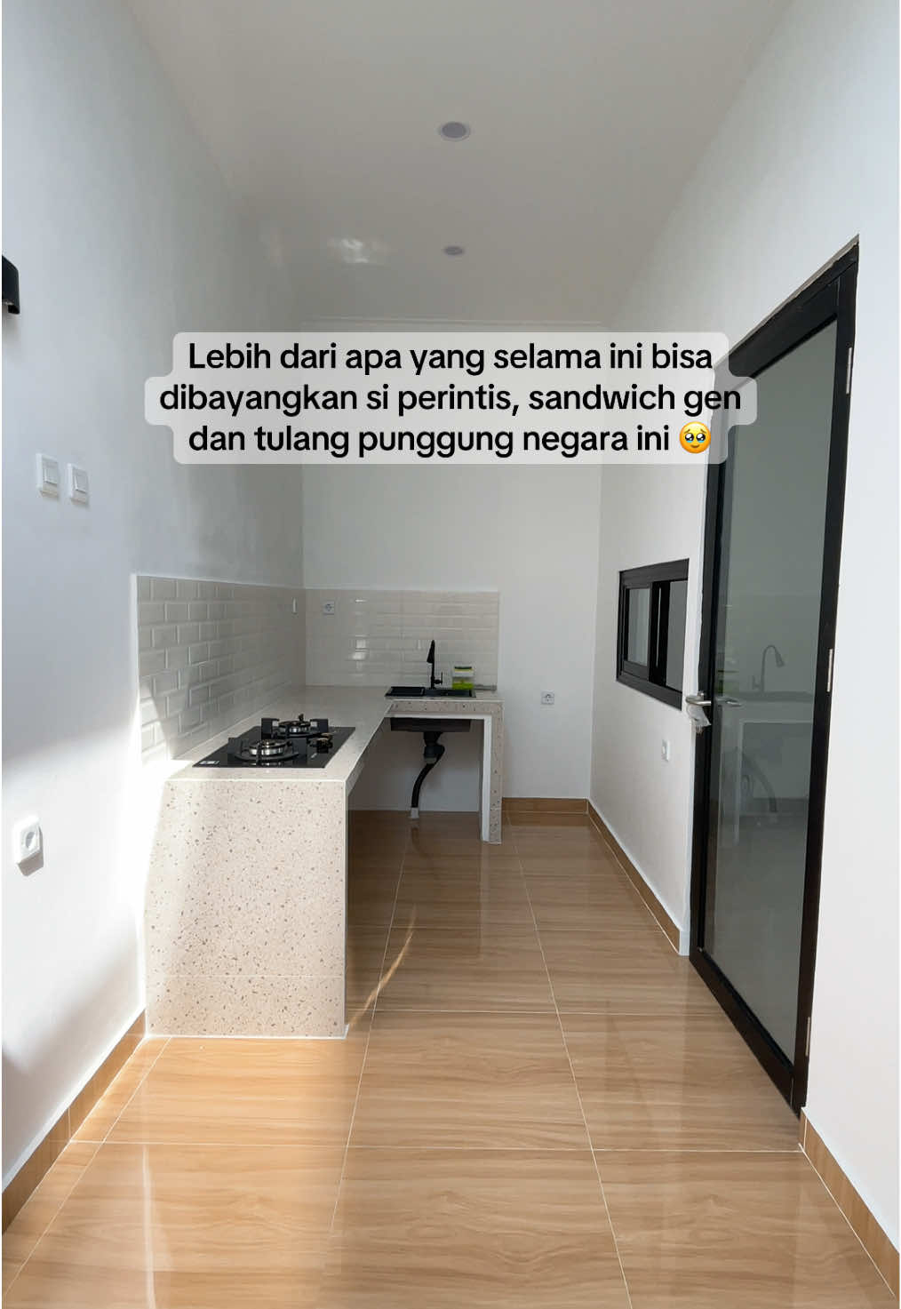 Dapur dan Laundry Room Minimalis ukuran 2 x 6 meter. #DapurMinimalis #RumahMinimalis #LaundryRoom #Inspirasi #homedecor 
