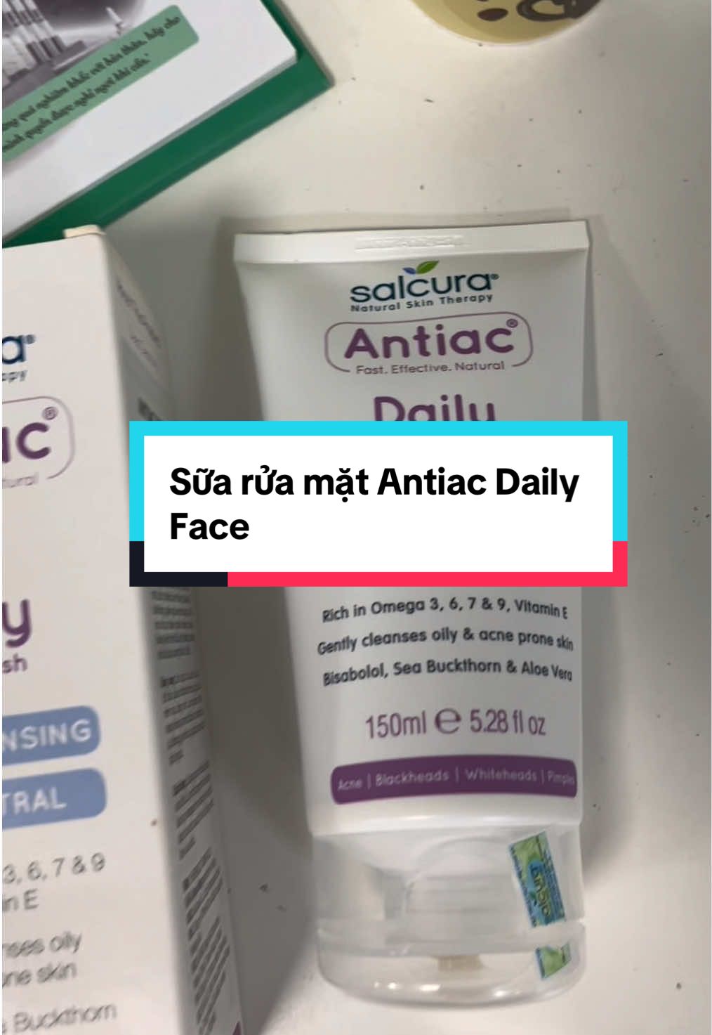 Bác nào da hay lên mụn thì cứ em nó mà dùng. Sữa rửa mặt Antiac Daily face là chuẩn bác sĩ kê rồi nên quá yên tâm điii #suaruamat #suaruamattrimun #suaruamattrangda #mypham #antiac 