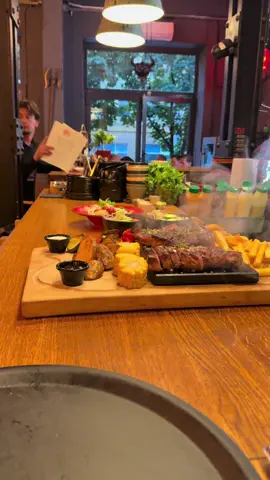 🔥‼️Weekendowa biesiada przy stekach ‼️Zapraszamy ‼️ 🔥 Wybierasz się w weekend na steka, nie zapomnij o rezerwacji stolika‼️ 🔴Steak House Evil 🟠Poznań, ul. Podgórna 6 📳 Rezerwacje: +48 665 940 666 ➡️ https://zjedz.my/evilpoznan 🥩🔥Zapraszamy🔥🥩 #steak #stekipoznan #steakpoznan    #steakhousepoznan #beefsteak                        