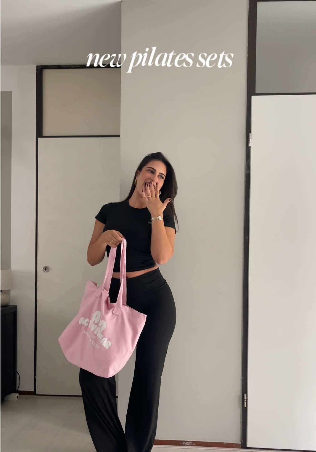 these pilates sets are so cute!! 🎀 @ayoactivewear #pilates #workoutoutfit #pilatesgirl #pilatesoutfit #OOTD 