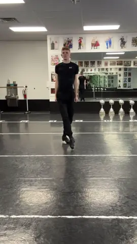 The footwork is amazing.. #imjustbait #trending 