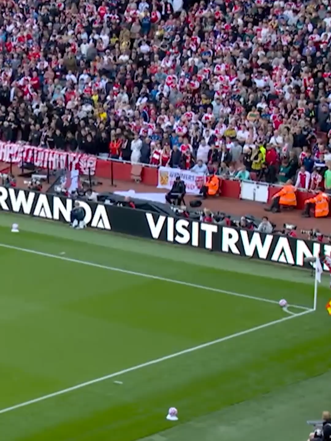 WAT EEN KNAL! 🤯 Arsenal komt op voorsprong door een heerlijke knal van Martín Zubimendi 🔥