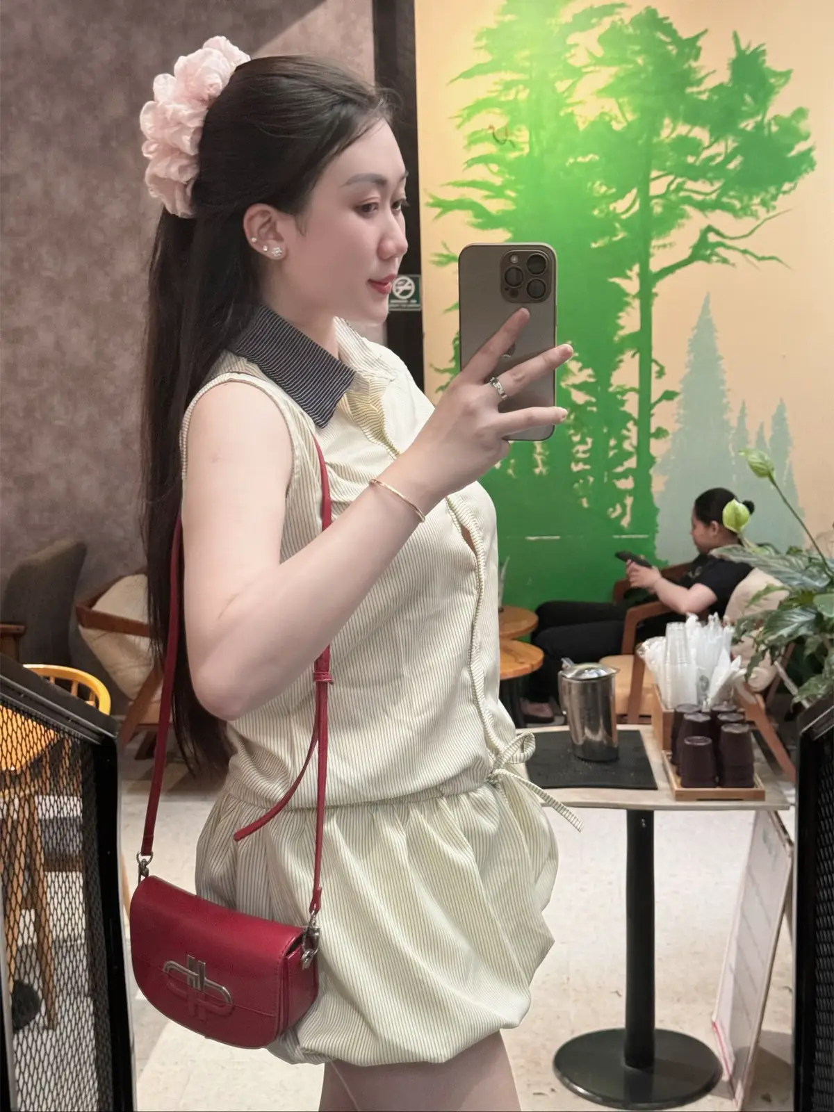 Đàn ông họ chỉ nhắn tin với người họ Thích thôi…may quá mình họ Lê 😝