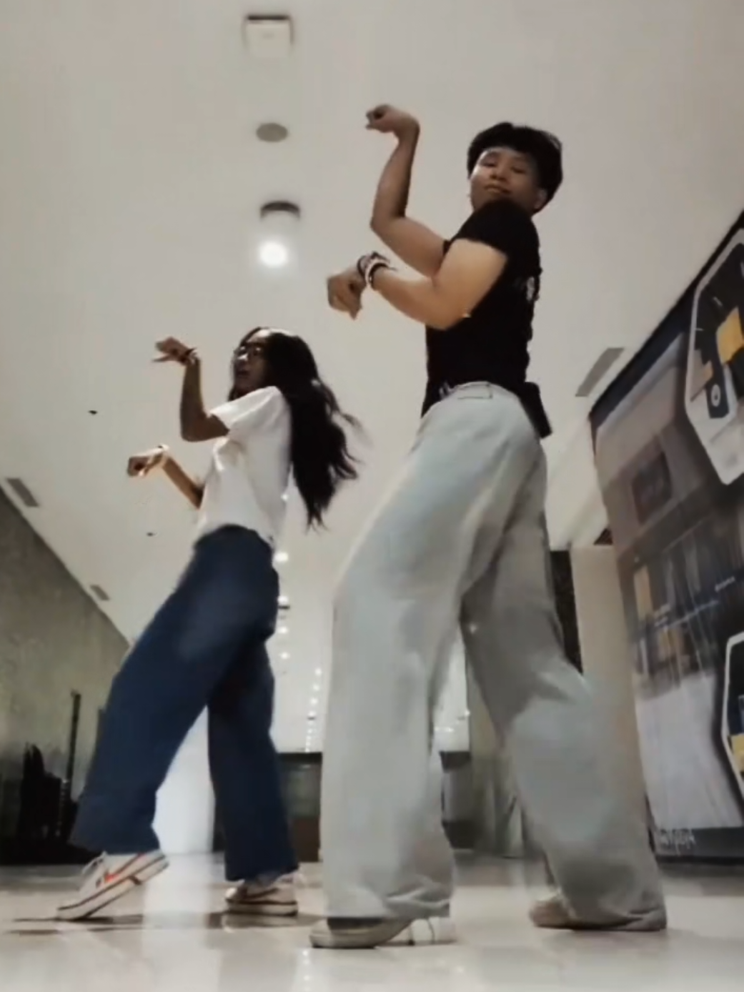 @katseyeworld (@frnzlyx )