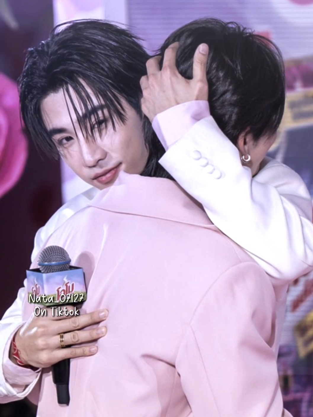 walaupun mood gue lgi ga baik, tpi liat senyum mereka bikin mood gue kembali baik.. 🥹🤧🤍 #perthsanta #perthtanapon #santapp  - - - - @Aéonn - am prem di bio 