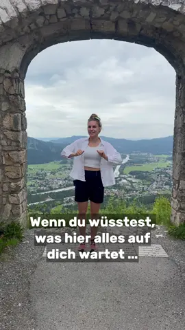 Jeder fährt unter der B179 drunter hindurch, wenn er Richtung Süden unterwegs ist – aber nur die wenigsten wissen, was sich hier verbirgt 🤝🏼 *Anzeige Die Burgenwelt Ehrenberg ist eine der beeindruckendsten Festungslandschaften Tirols mit gleich vier Anlagen: Burgruine Ehrenberg, Fort Claudia, Schlosskopf und Ehrenberger Klause ✨ Ich bin mit dem Schrägaufzug rauf – in nur zwei Minuten mitten in uralten Mauern und mit mega Aussicht über das Alpenvorland 🙌🏼 Mein absolutes Highlight? Die Highline179. 114 Meter über dem Boden! Vom Fort Claudia sieht man die Brücke von oben 😇 ℹ️Meine empfohlene Route: Entweder mitm Schrägaufzug hoch oder übern den Waldweg zur Burgruine Ehrenberg. Von hier gleich über die Brücke zur Festung Klause, dann wieder über der Brücke und mit dem zweiten Schrägaufzug - oder wieder zu Fuß - zur Festung Schlosskopf und zur Aussichtsplattform.  🤙🏼 Einkehr im Gasthof Salzstadl (Mega leckres Schnitzel) 💪🏼 Was ich richtig stark finde ist, dass die ganze Burgenwelt barrierefrei ist. Sogar die Zipline nach unten ins Tal ⛰️ Wer war schonmal da & wer ist bisher dran vorbeigefahren?😆 #burgenweltehrenberg #highline179 #tirol #outdoorabenteuer #burg 