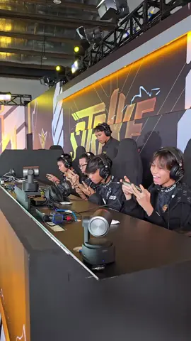 CAIRRR CAIR CAIR 🤣🤣 Booyah pertama untuk Indonesia dari Evos Divine😱 #fyp #ffesportsid #FreeFire #FreeFireSEA2025 #FFWSSEA2025Fall 