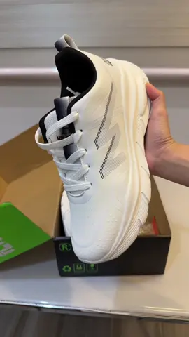 kaya pwede na rin pang alis #edm #runningshoes #fashion #comfy #affordable 