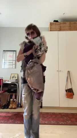 feat my cousins room.. #fyp #wlw #viral #thrifthaul #haul 