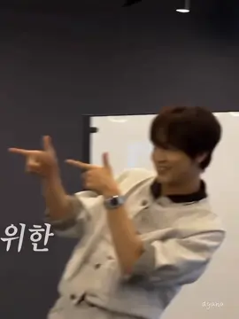 hitam manis prodak korea 🤎🐻 #haechan #jeno 