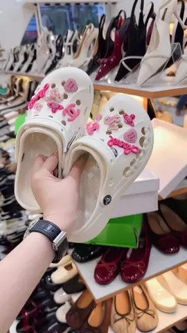 Xinh ơi là xinh🤭 #dépxinh #trending #xuhuongtiktok #trầnmếnshoes #giàyđẹpchonữ 