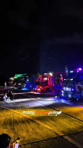 Besok kemana ? mending ke Lanud Padang aja liat acara Lipztick Super Contes aja 😎🫵🏻 #promoseruweekend #lipzticksupercontes #garagarabayusile #robbyrotanayulian #fyp 