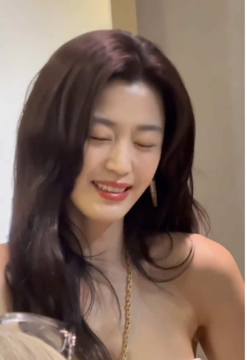 Xem thấy cổ cười mà muốn cười theo luôn 😭 trông ngoan xinh yêu dữ luôn  #junjihyun #koreandrama #phimhanquoc #tempestkdrama #Tempest 