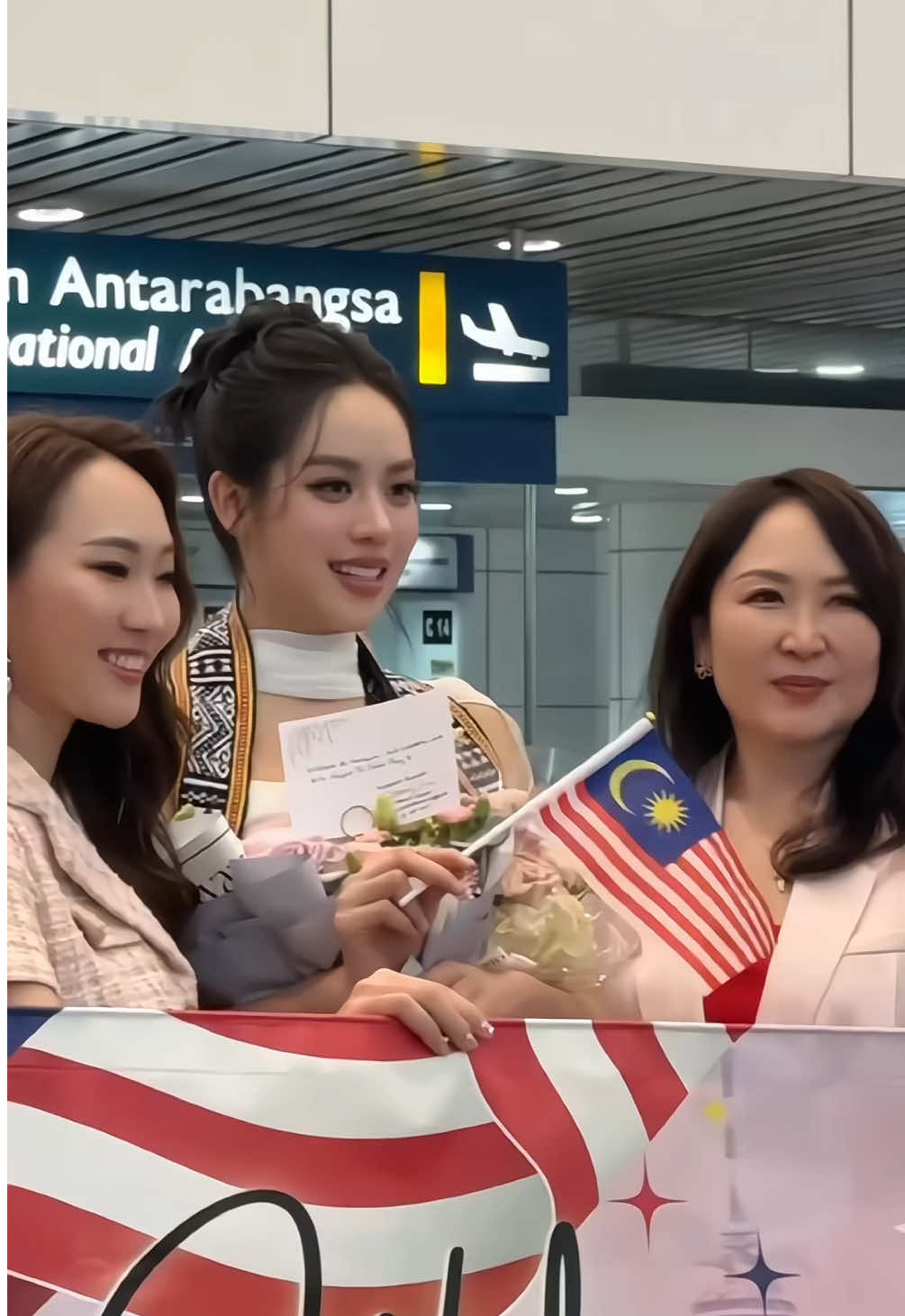 Saya sudah sampai di Malaysia 🇲🇾  Thank you for all the love #HuynhThiThanhThuy 