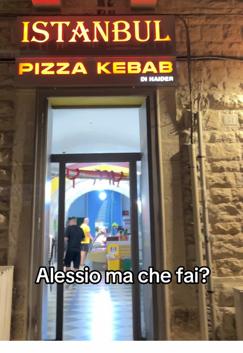 Alessio ma che fai?  #santamaria #trani #andria #barletta #kebab  