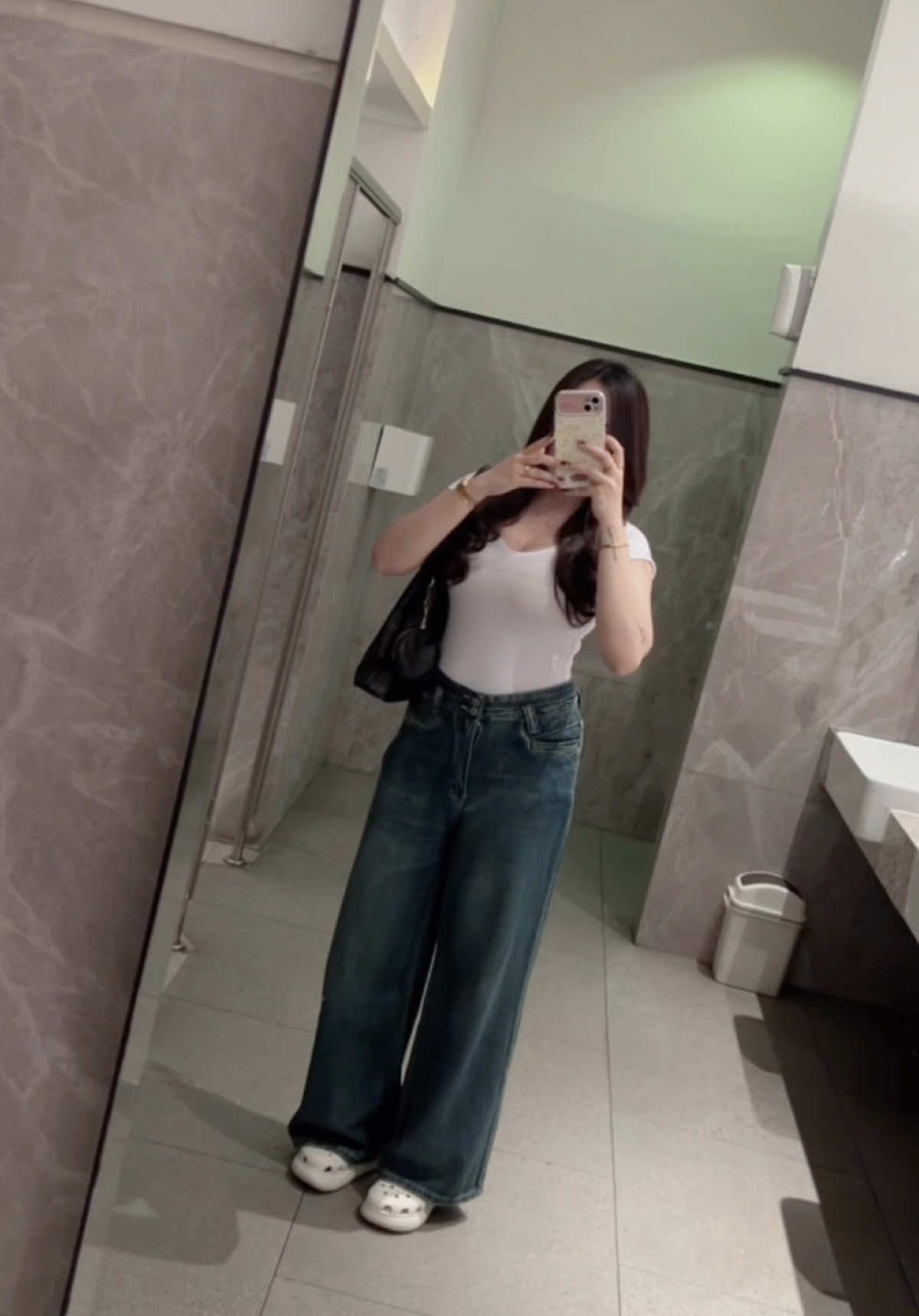 #bodysuit #atasanwanita #baggyjeans 