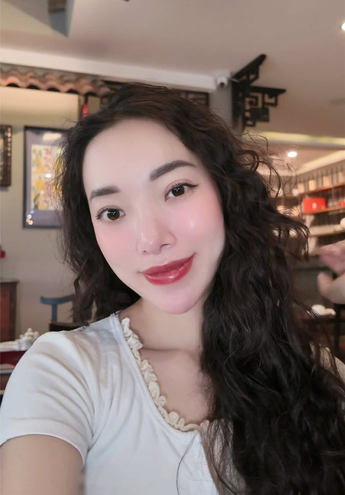 Muốn trắng thì dùng thêm serum vitamin C nho mấy bà