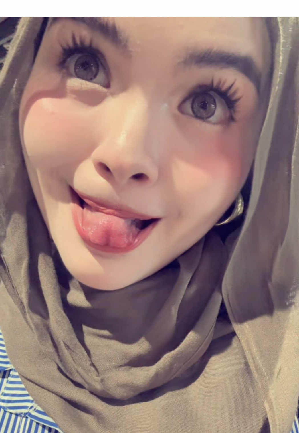 #pinkcardigan ibu aku suka sanye aku buat muka gini ni HAHAH