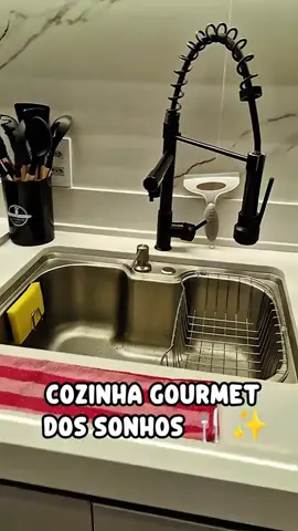 Transforme sua cozinha em um espaço gourmet com estilo e praticidade! 🍳💧 #CozinhaGourmet #DecoraçãoDeCozinha #KitCubaInox #TorneiraMonocomando #CozinhaModerna 