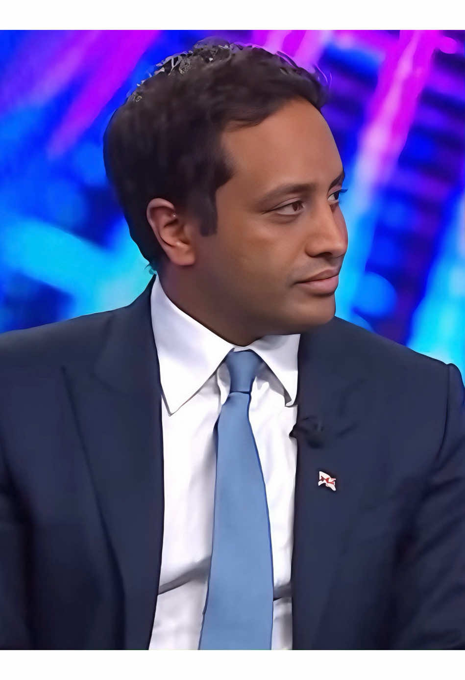 They’re censoring protests against illegal immigration under a law supposedly for child safety. #ziayusuf #reformuk #reformukparty #nigelfarage #politics 