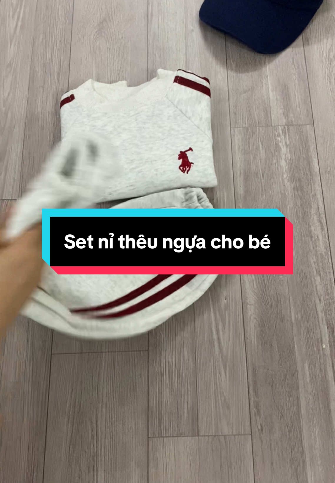 Set nỉ thêu ngựa đỏ không lót lông- chất mềm mại cho bé trai và bé gái #thoitrangtreem #xuhuong #setnichobe #xuhuong #bothudongchobe #bodaitaychobe 