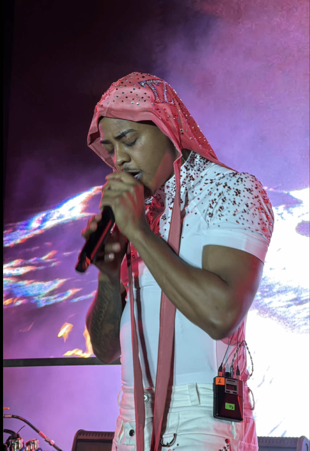 E essa aura? 🔥 @tzdacoronel canta no #TheTownNoCanalBIS 🎶✨ #TZDaCoronelNoCanalBIS #TheTown2025 #FestivalNoTikTok 