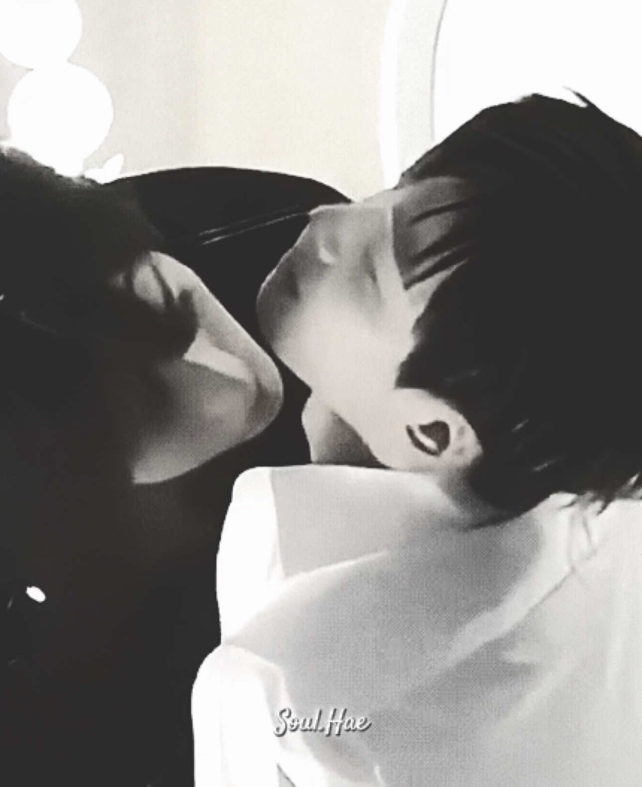 Này là Ninh Du chứ Sính Uý gì :))) Dù là cảnh thân mật đầu tiên nhưng cả 2 đều không có tí bài xích nào hết, nếu ko nói là rất hưởng thụ :))) #revengedlove #ziyu #tianxuning #tudu #dienhuninh #nghichai 