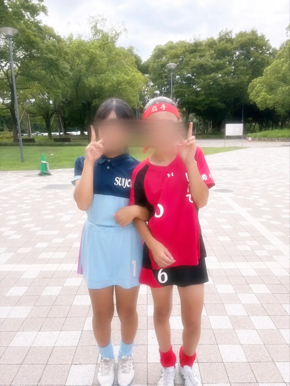 @🌺 へ🩷🩷 ことみと全小で会えるなんて夢みたいやったー!!🥲︎🩷 ことみほんまにホッケー上手すぎて2点も入れられてもたぁ🥲︎❤️‍🔥 お互い明日も試合がんばろうね🫶❤️‍🔥 顔もめちゃめちゃ可愛いのに声まで可愛いとかもう  惚れちゃいましたヨ~💖💖 写真撮ってくれてありがとう！ほんま嬉しかった😘😘 またいつか会えますように⟡.·*. ことみだいすきやでーー！！ #ホッケー #全国大会 #滋賀と岩手 #遠距離 