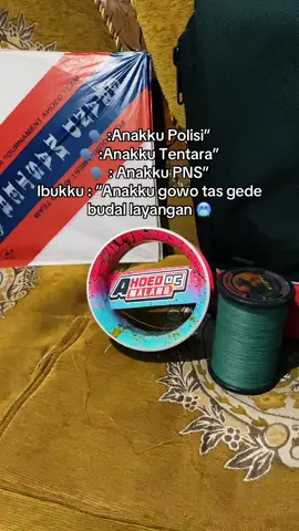 Panggah oke 😅 #musimlayangan #layangan #layangansukhoi #layanglayang #sambitan #kediri24jam #layanganaduan #psambitan #kite #kitefighter #ahoeddc #gelasanmasterpiece #gelasanlayangan 