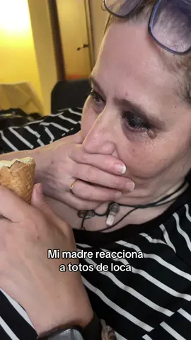 la boca manchada de helado le da el toque ✨✨✨ #fyp #metrika @madre fundadora