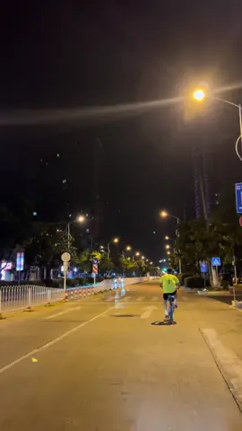 ہم نے یہ علم، ریاضی سے سیکھا ہے جو ایک ہوتا ہے، وہ تقسیم نہیں ہوتا۔