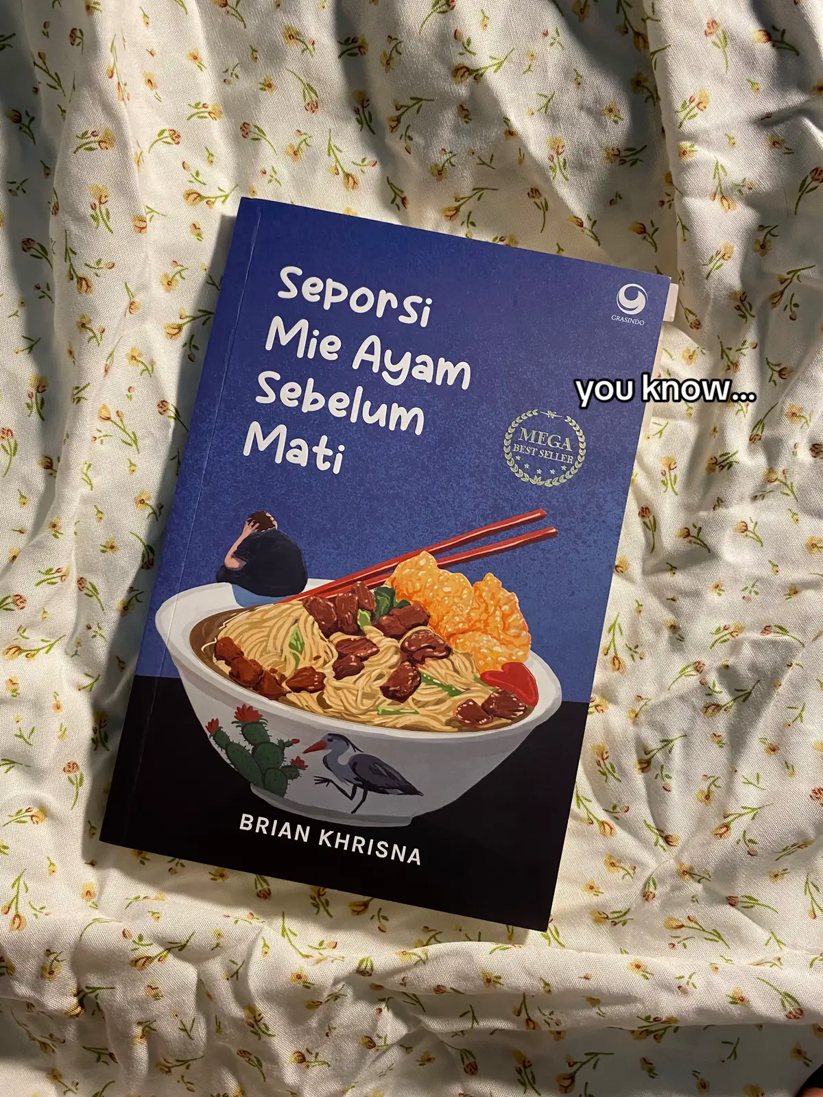“jangan biarin hidup memaksa kamu untuk menjadi seseorang yang kamu sendiri akan benci” 🥹❤️‍🩹 #BookTok #novel #quotes #books #fyp #seporsimiayamsebelummati #quotestory 
