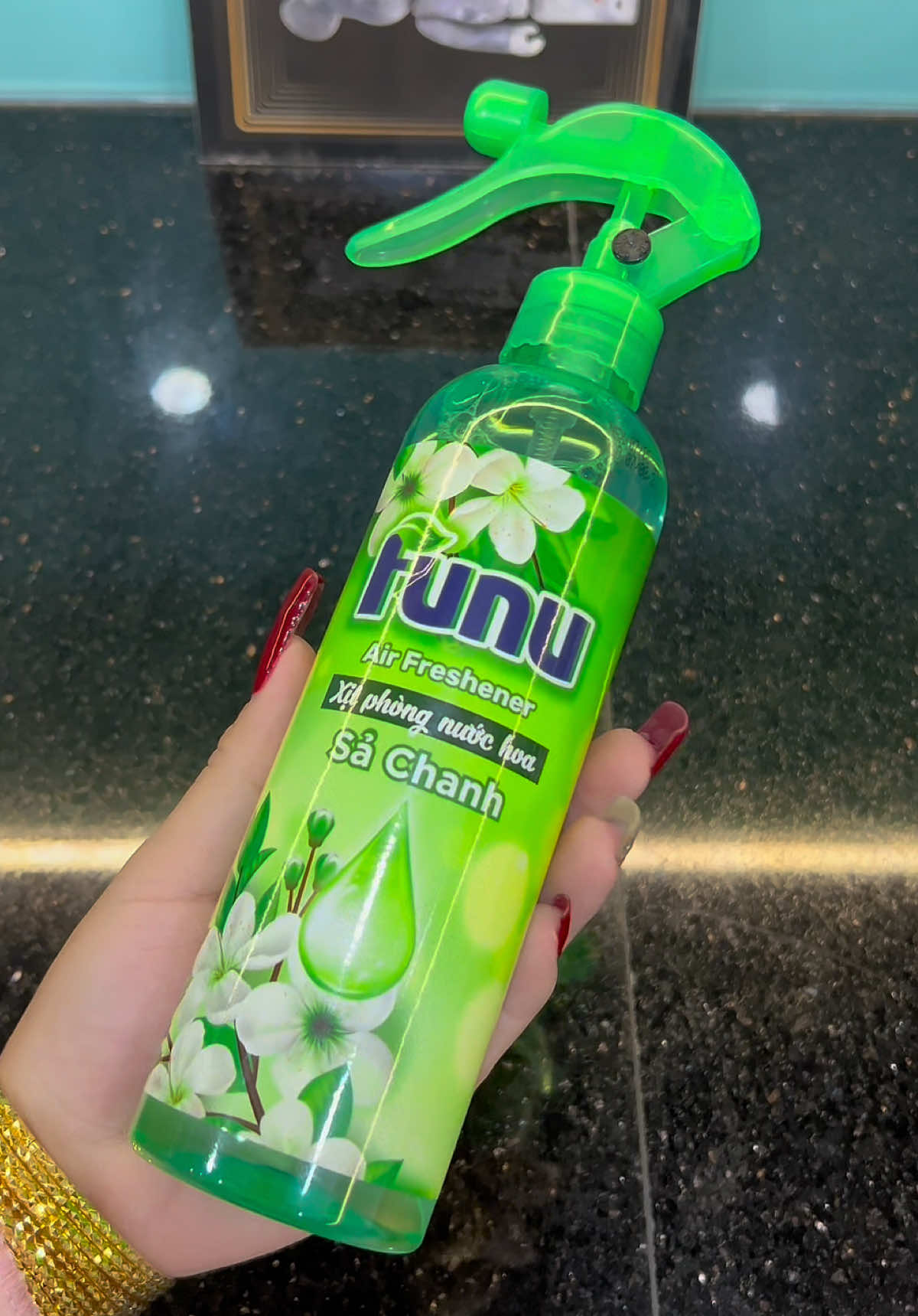 Xịt phòng tinh dầu nước hoa Funu #emkieutaphoa #xitphong #xitphongtinhdau #funu #xitphongfunu