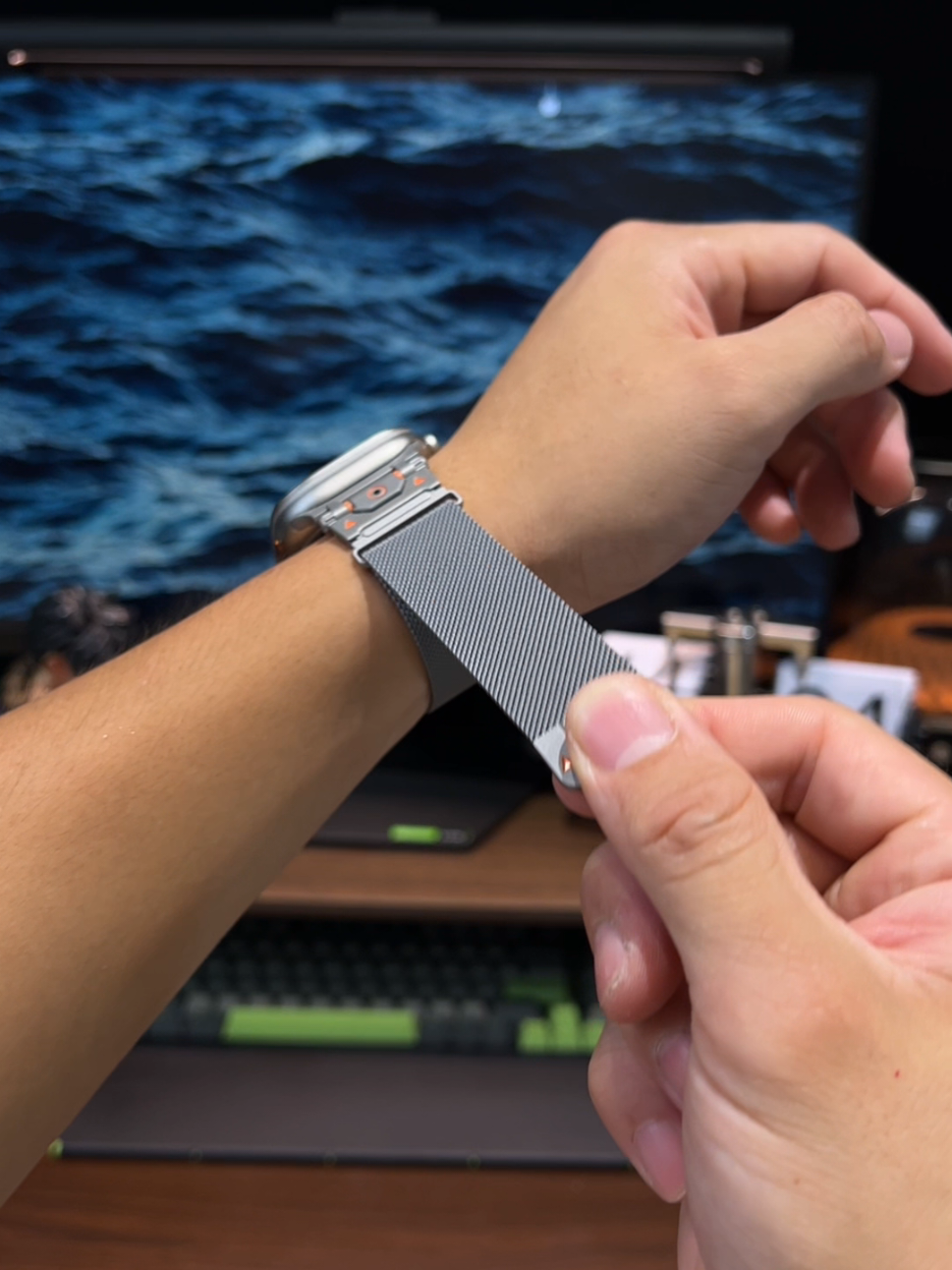 Everyday comfort, premium build. #applewatch #applewatchband #applewatcharmband 