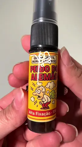 💨😂 A pegadinha mais fedida e divertida chegou! Spray com cheiro de peido realista pra trolar geral! 👇 Clique no botão e garanta o seu no TikTok Shop! #humor #tiktok #foryoupage #fy #achadinhos 
